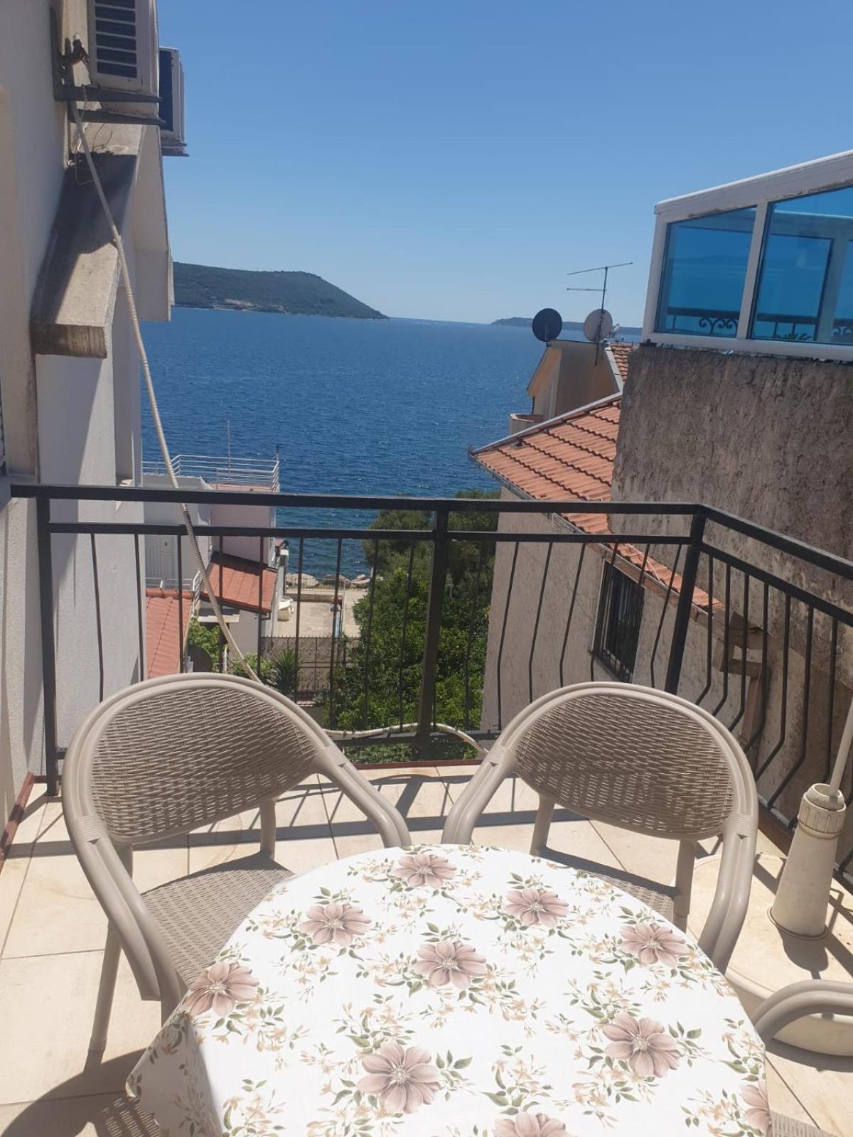 Sea View Apartments Herceg Novi Bagian luar foto