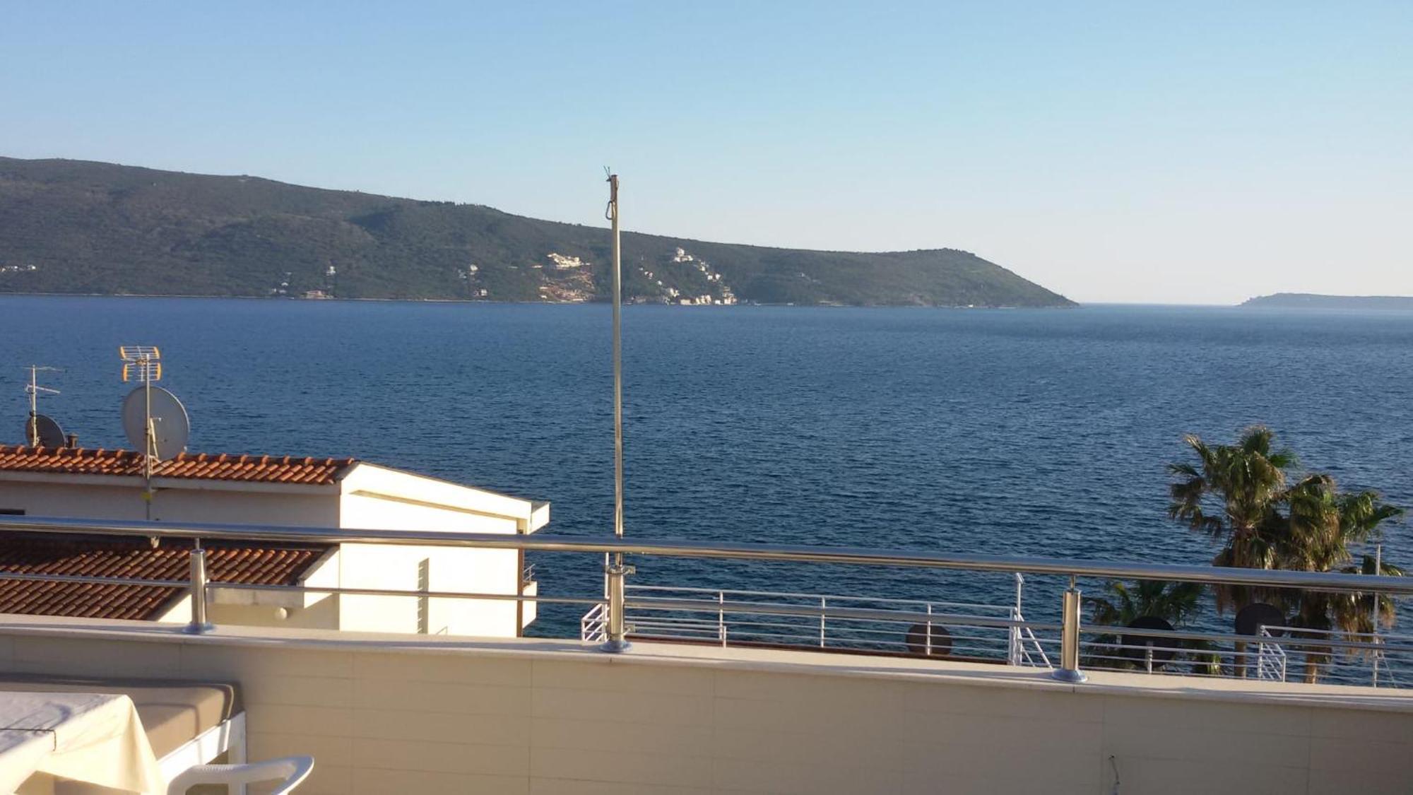 Sea View Apartments Herceg Novi Ruang foto